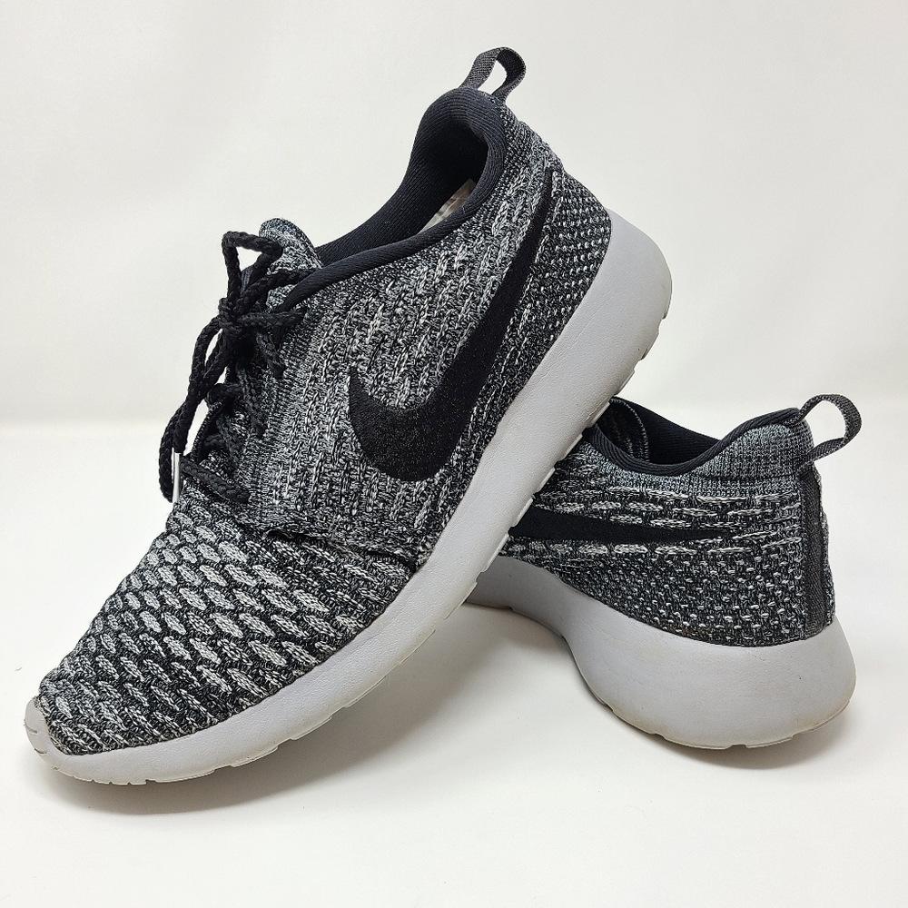 Nike Roshe One Flyknit in 'Cool Grey'